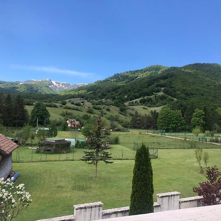 Hotel Bucaneve Пескасероли Екстериор снимка