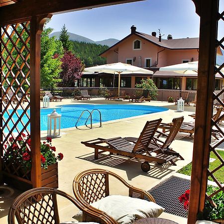 Hotel Bucaneve Пескасероли Екстериор снимка