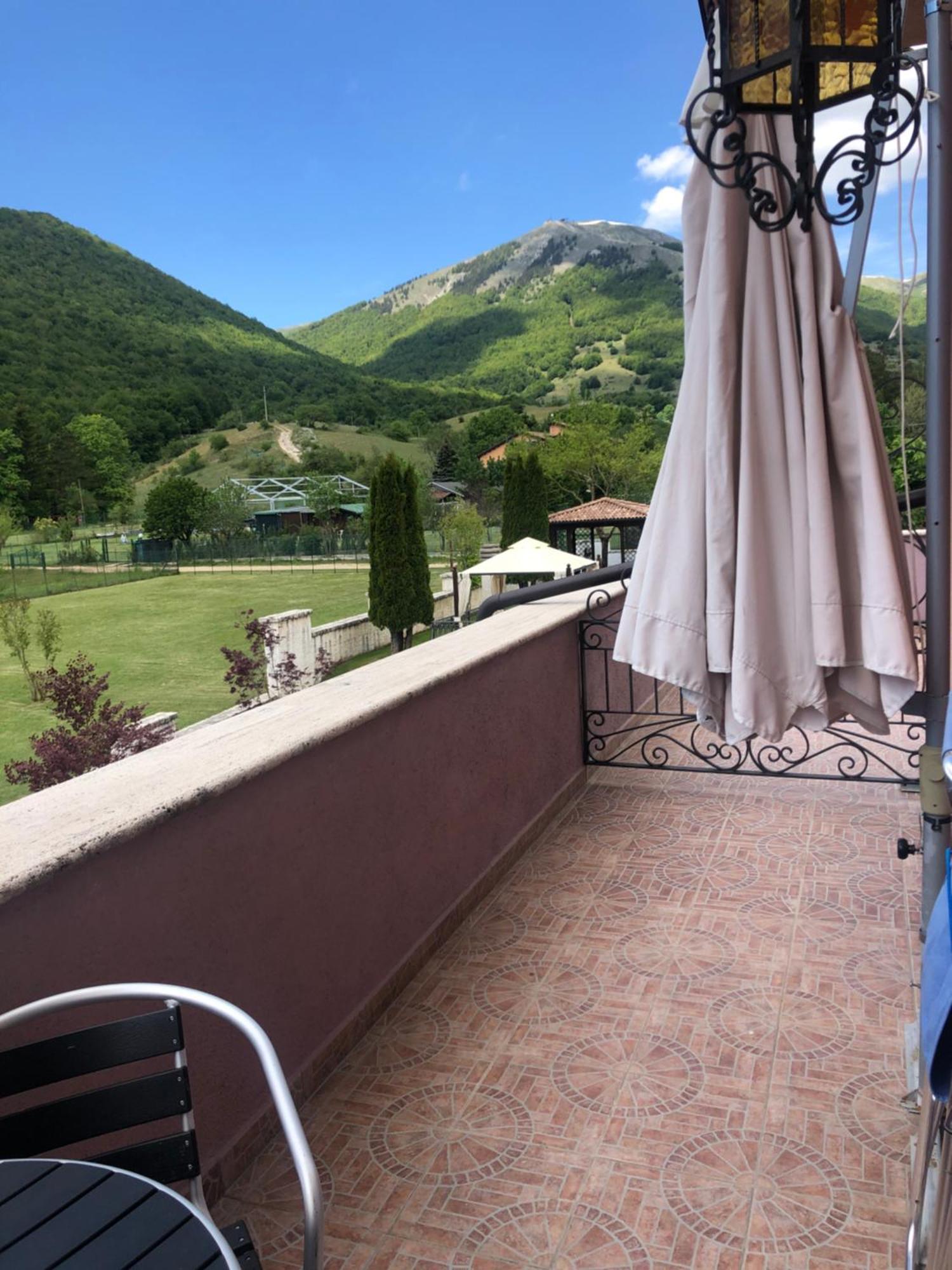 Hotel Bucaneve Пескасероли Екстериор снимка