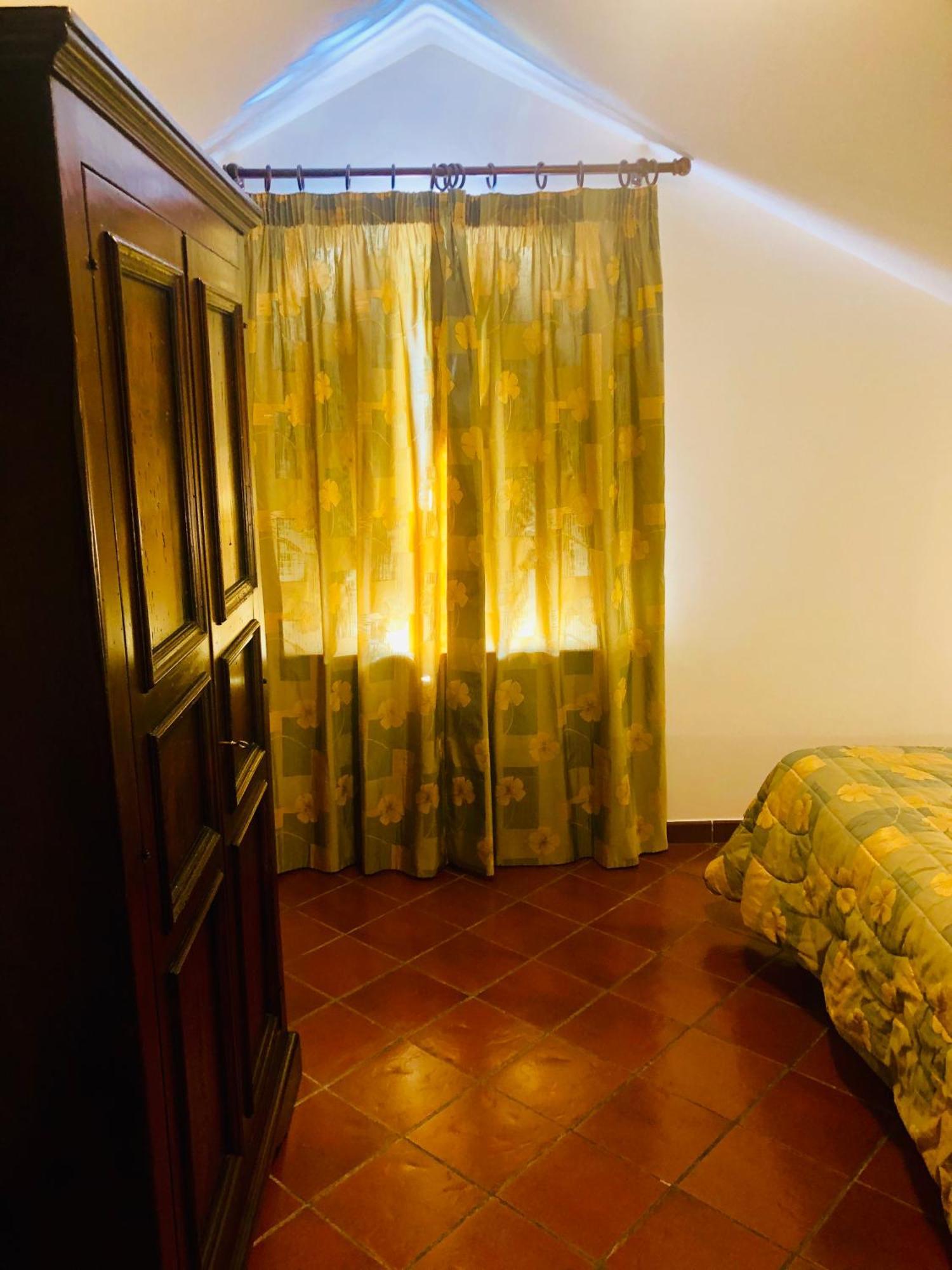 Hotel Bucaneve Пескасероли Екстериор снимка