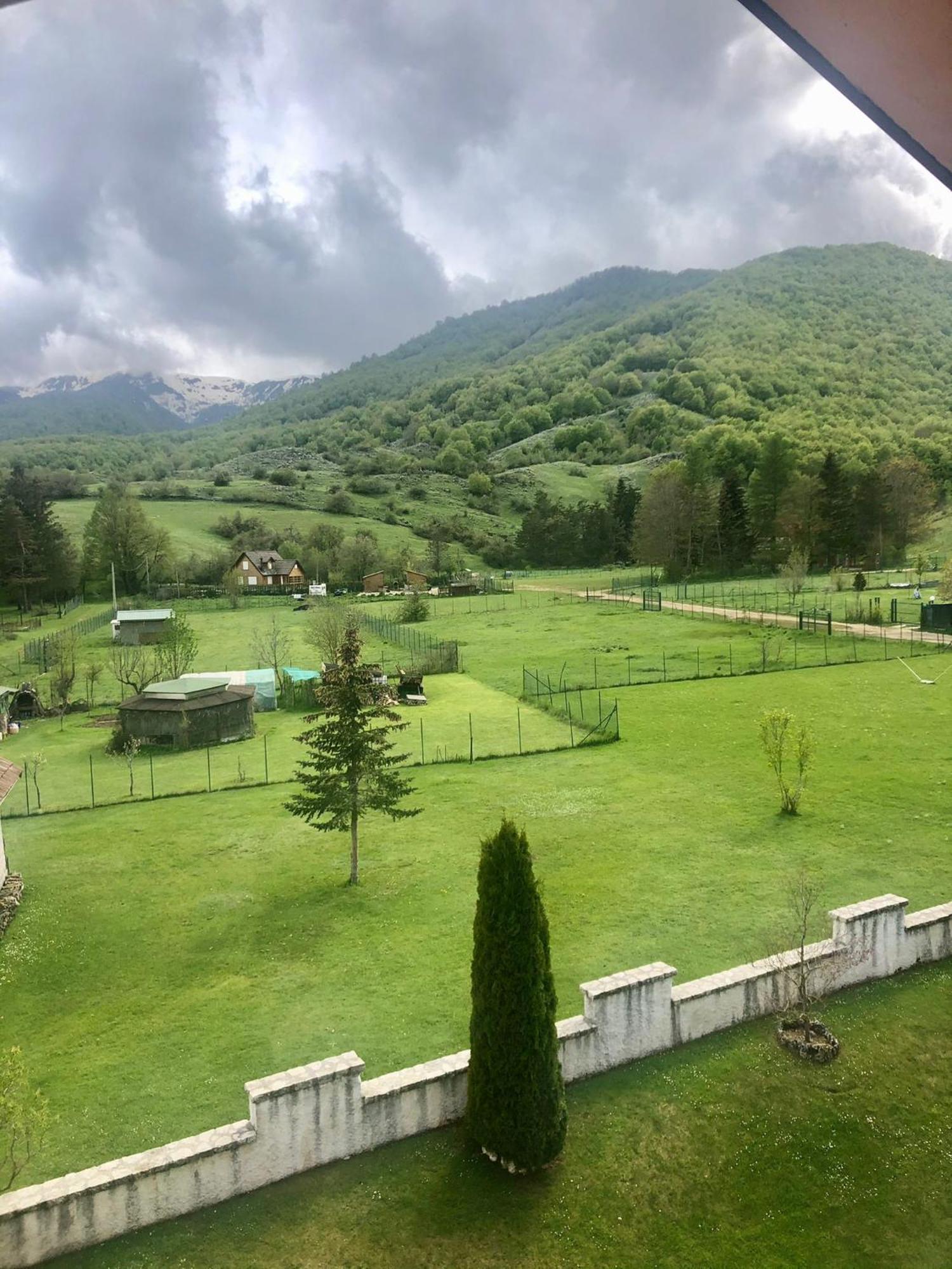 Hotel Bucaneve Пескасероли Екстериор снимка