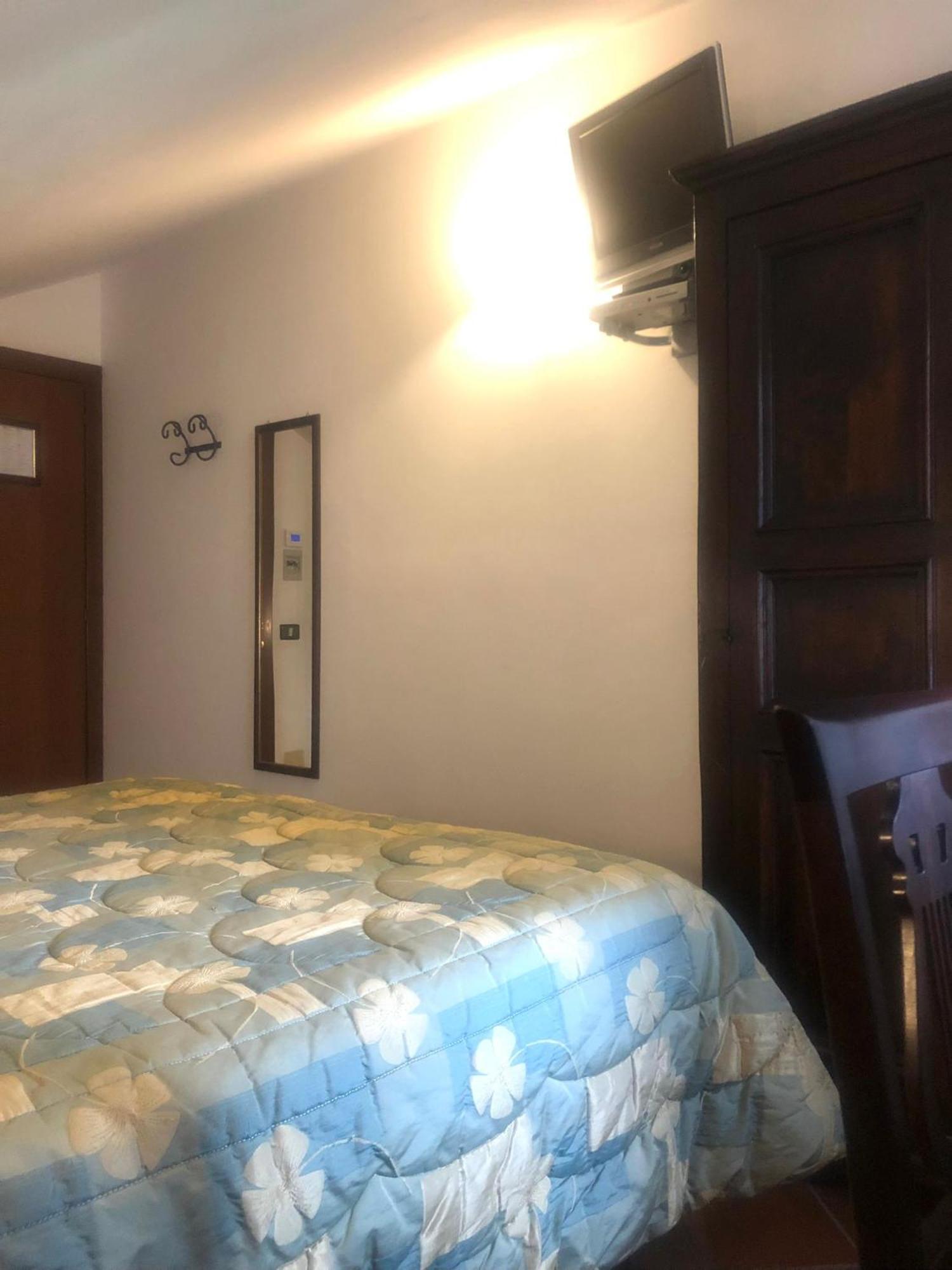 Hotel Bucaneve Пескасероли Екстериор снимка