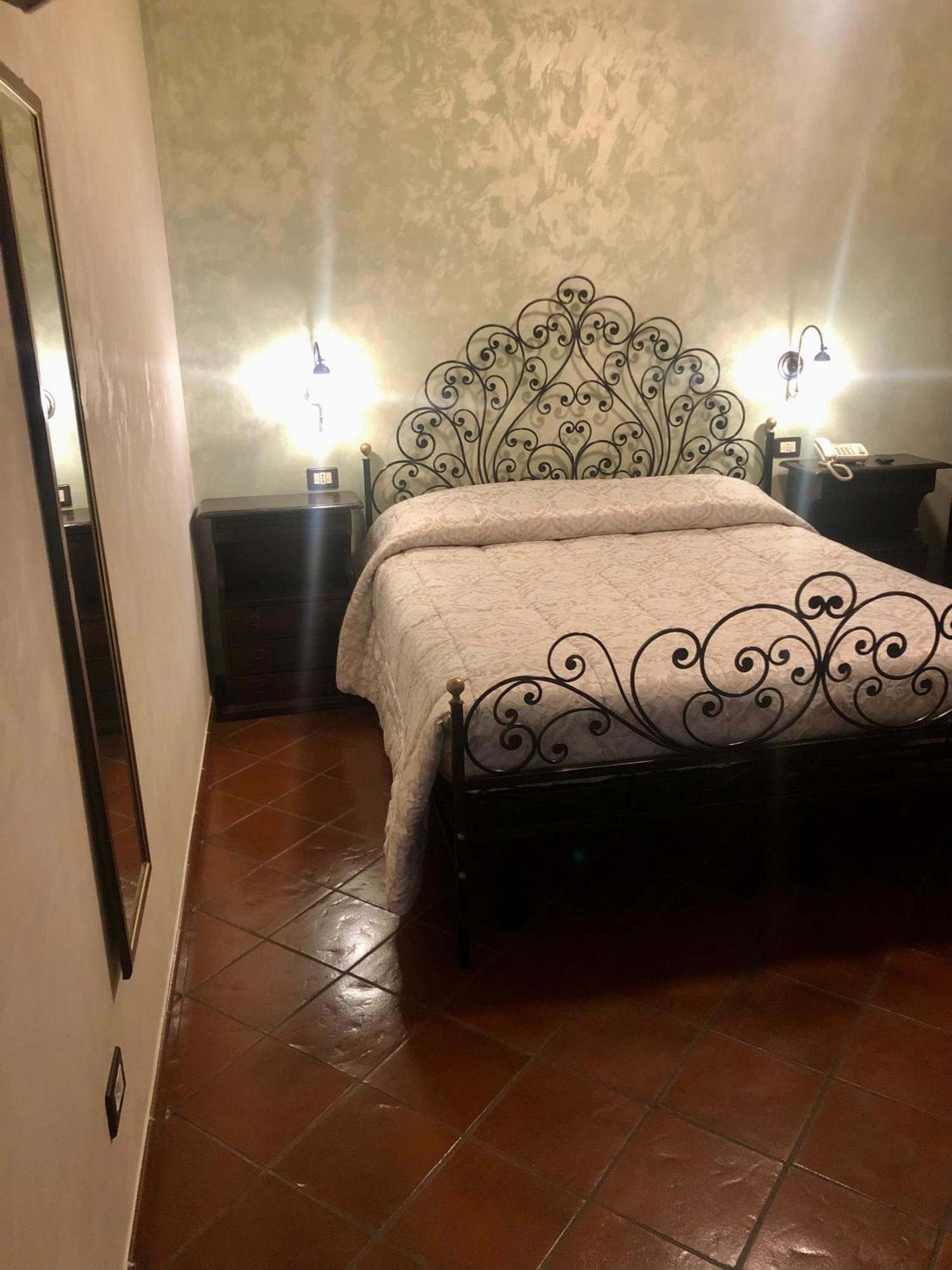 Hotel Bucaneve Пескасероли Екстериор снимка