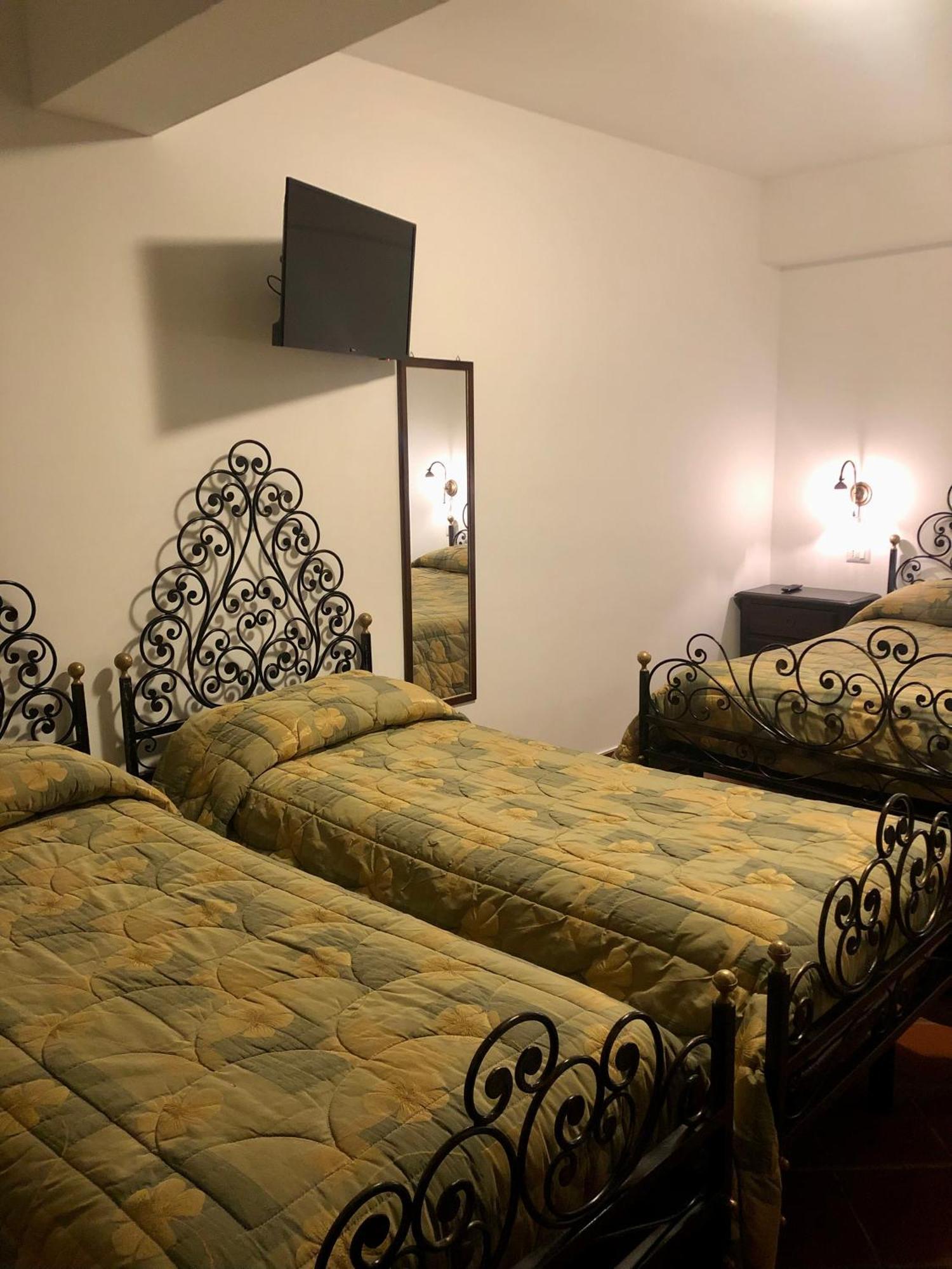 Hotel Bucaneve Пескасероли Екстериор снимка