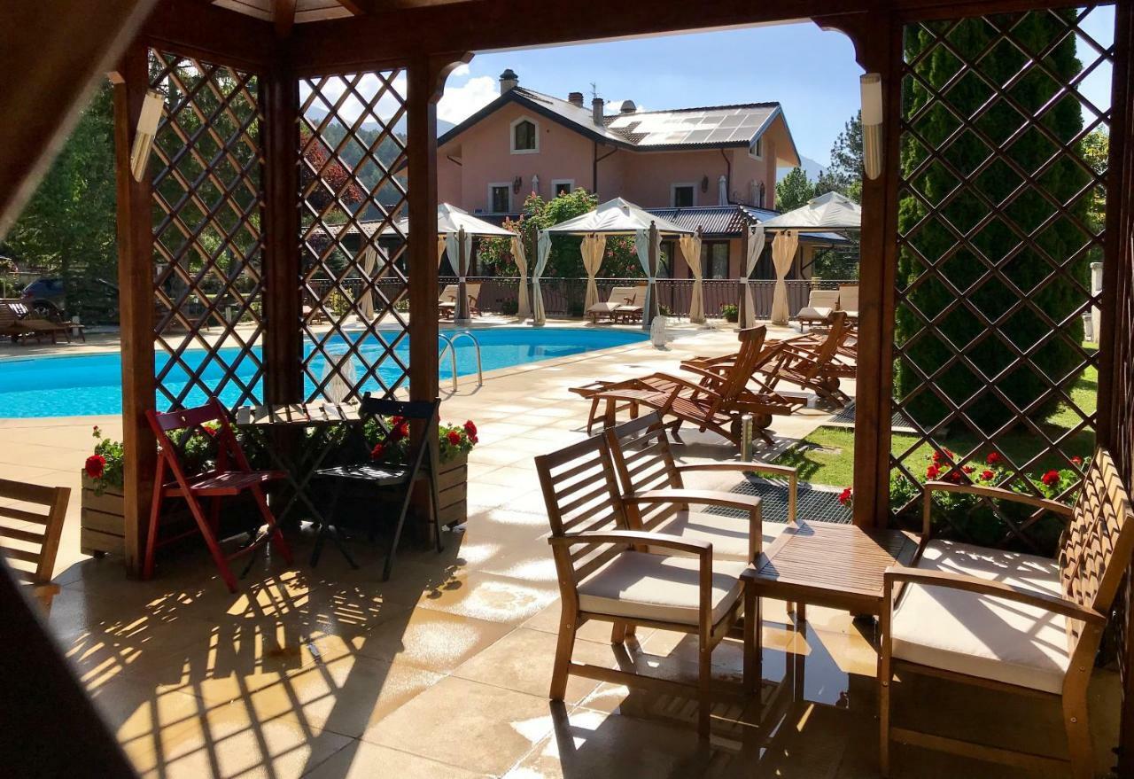 Hotel Bucaneve Пескасероли Екстериор снимка